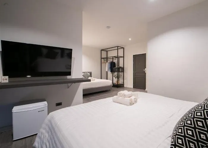 Hotel Kowtha Rivertel 3*