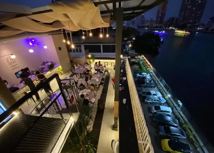 ホテル Kowtha Rivertel