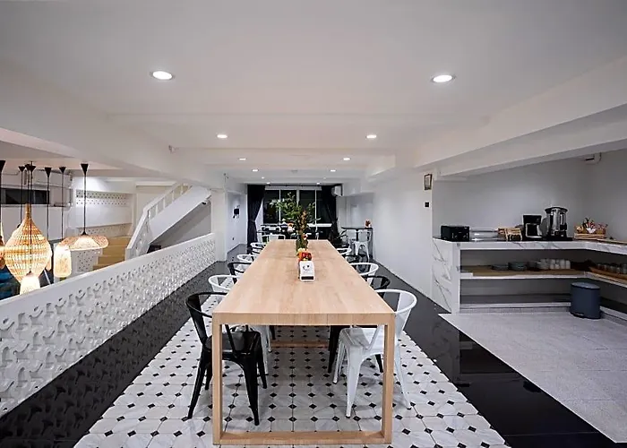 Hotel Kowtha Rivertel 3*